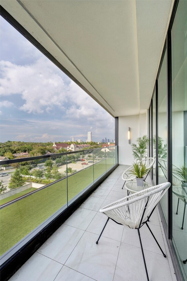 Balcony with view of Downtown.