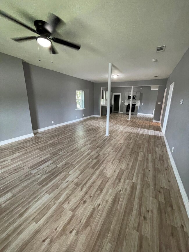 815 N Travis St, Sherman, TX 75090 - photo 2