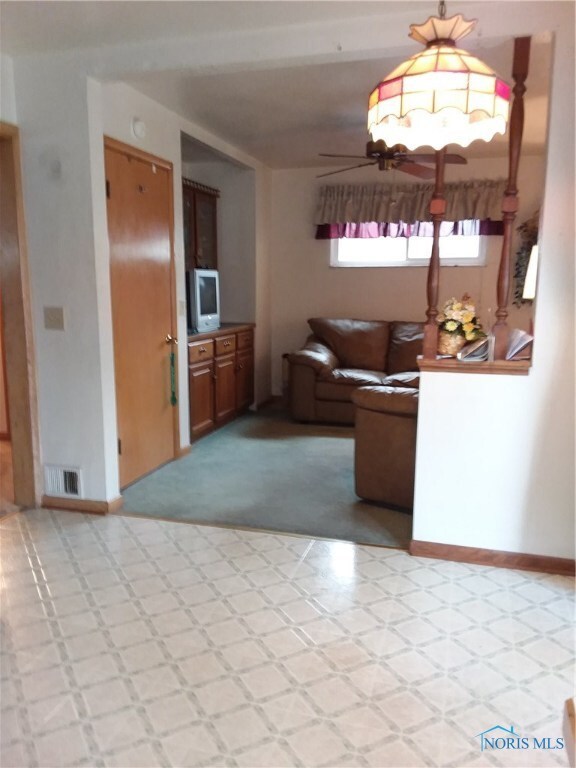 4452 Helmond Ct, Toledo, OH 43611 - photo 6