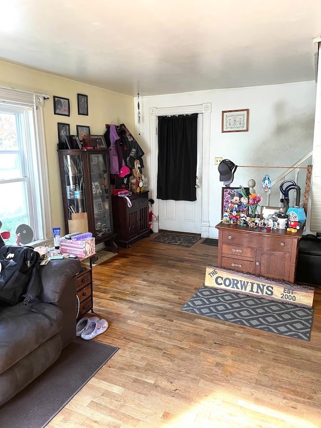 206 N Howell St, Owosso, MI 48867 - photo 2