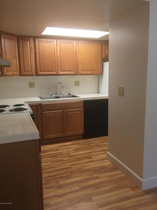 4318 Checkmate Dr unit 20, Anchorage, AK 99508 - photo 2