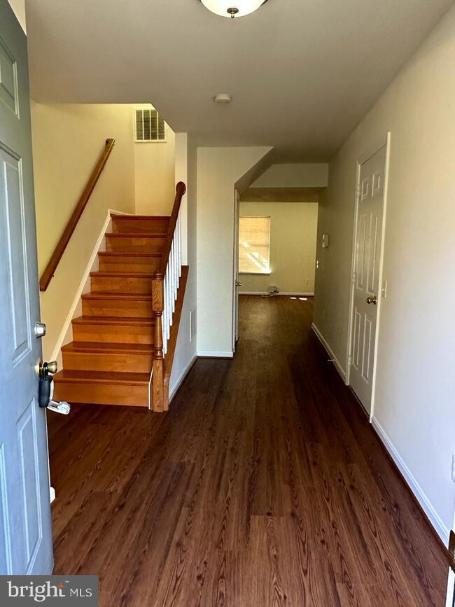 13517 Bannacker Place, Herndon, VA 20171 - photo 4