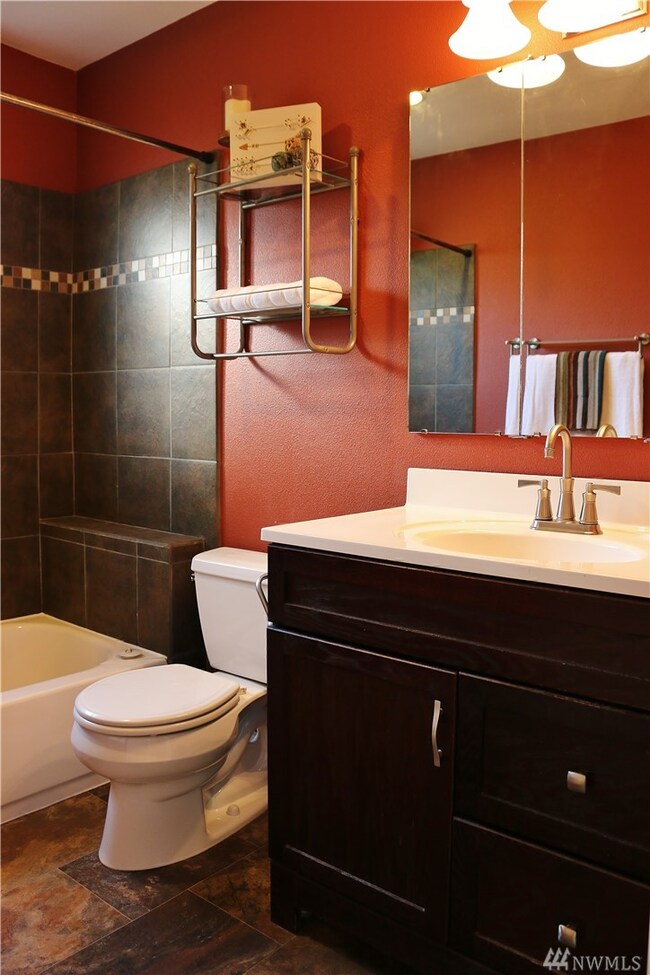 915 E Grover St, Lynden, WA 98264 - photo 7