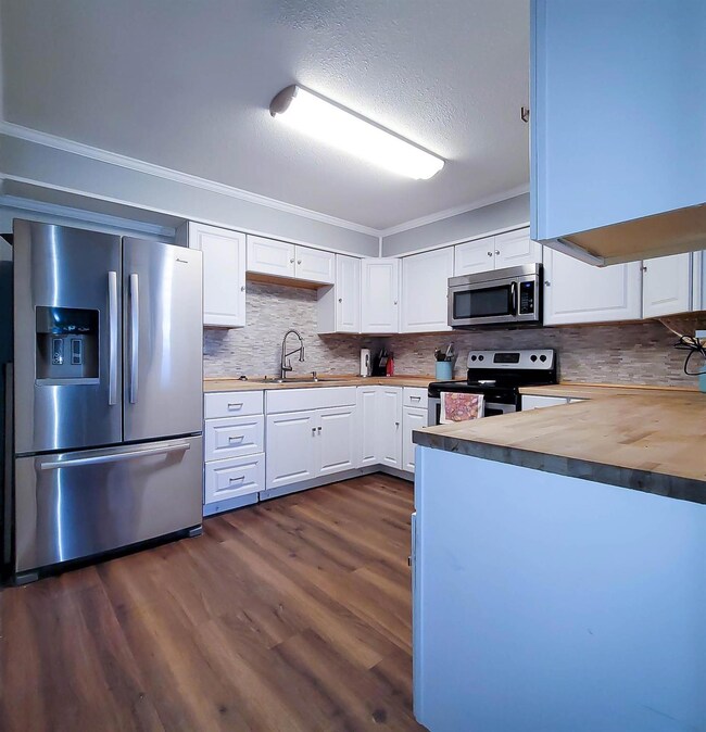 812 Phillips Dr, Ennis, TX 75119 - photo 3