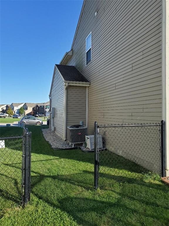 2702 Ashton Ln, Greenwood, IN 46143 - photo 5