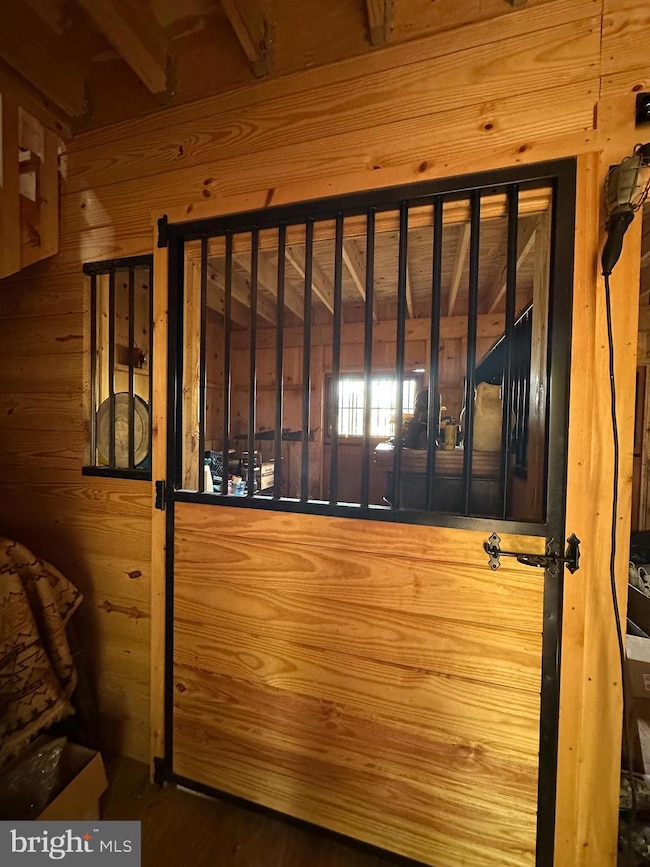 18524 Beallsville Rd, Poolesville, MD 20837 - photo 5