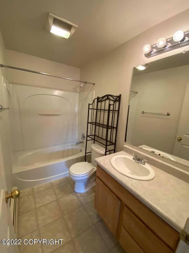 Bathroom Unit 4