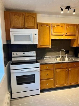 143 Litchfield Pines Dr unit B, Leominster, MA 01453 - photo 7