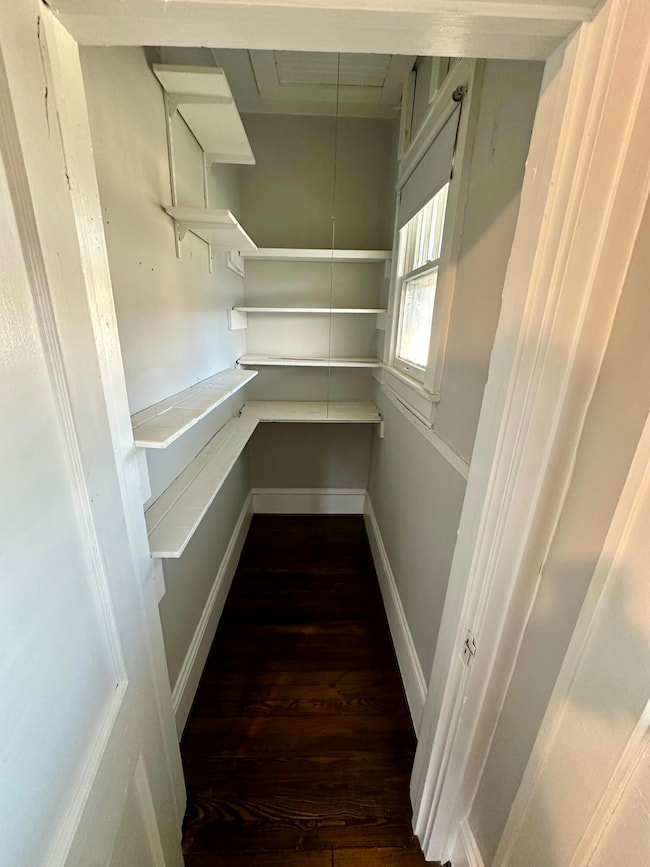 805 W Jackson St, Covington, VA 24426 - photo 7