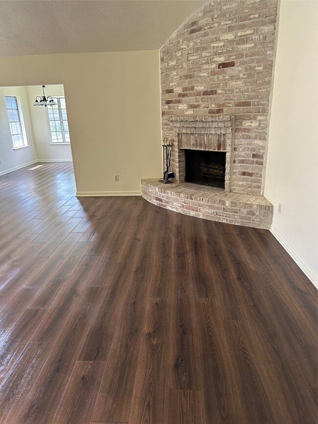 6927 Northleaf Dr, Houston, TX 77086 - photo 2