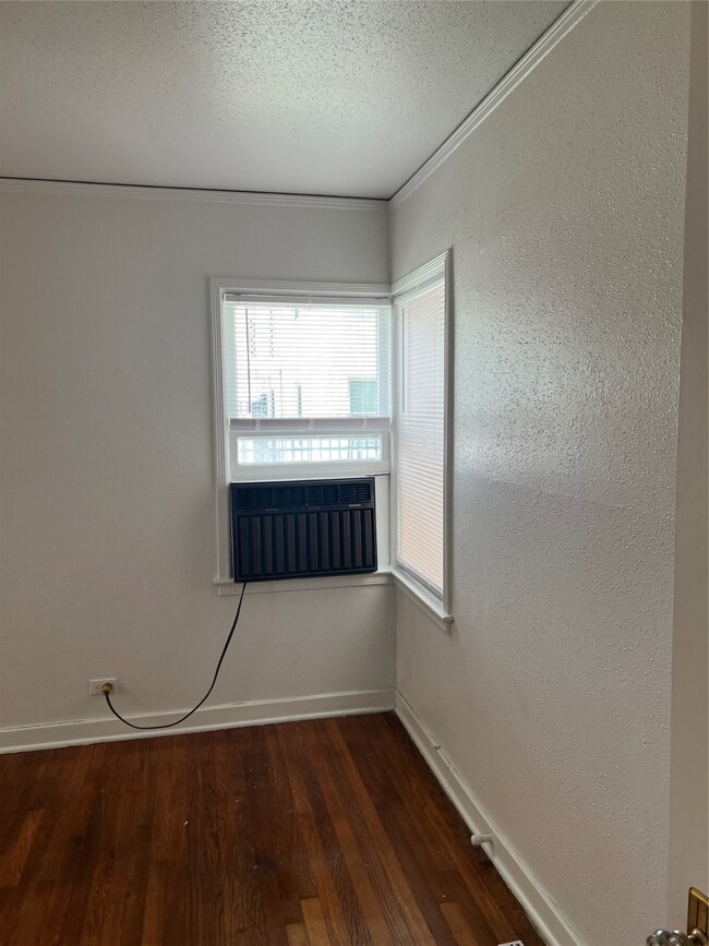 1920 Binz St unit 2, Houston, TX 77004 - photo 4