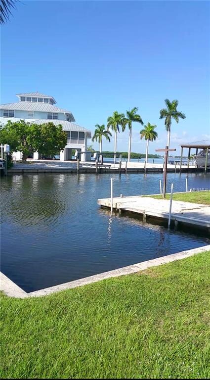 Cut-in Backyard Boat Slip