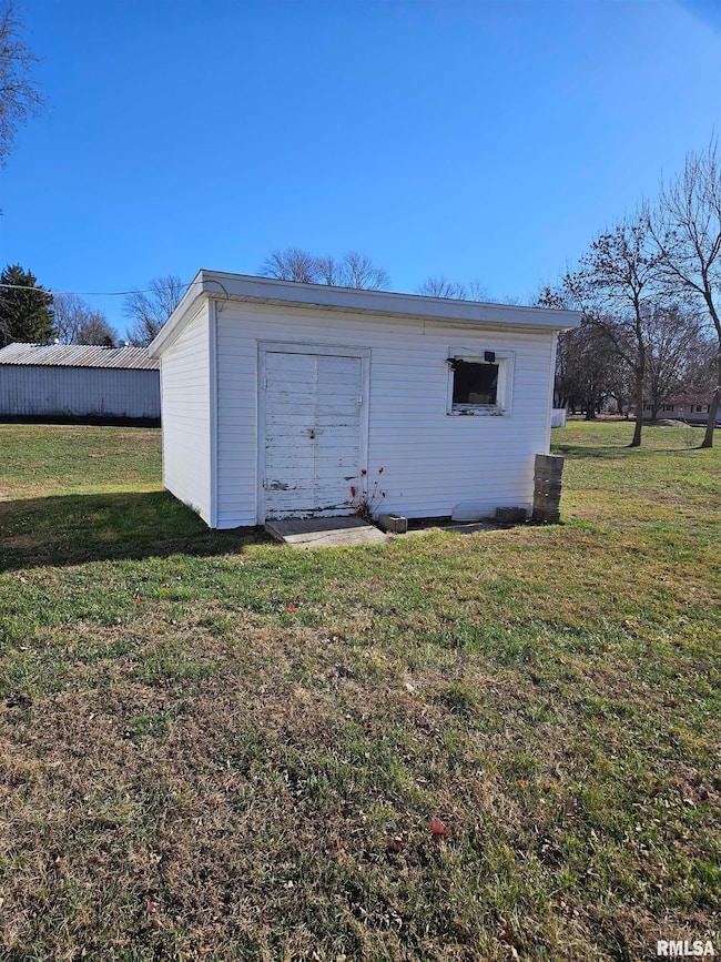 211 W Mulberry St, San Jose, IL 62682 - photo 7