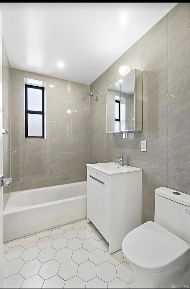 4005 Ithaca St unit 4B, Elmhurst, NY 11373 - photo 6