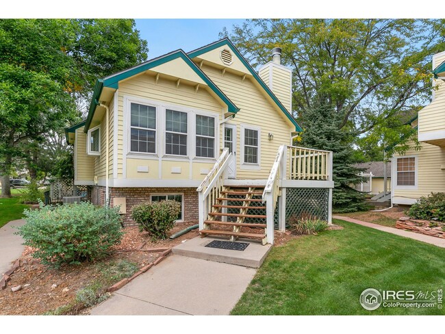 HOA greenspace on three sides. End unit!