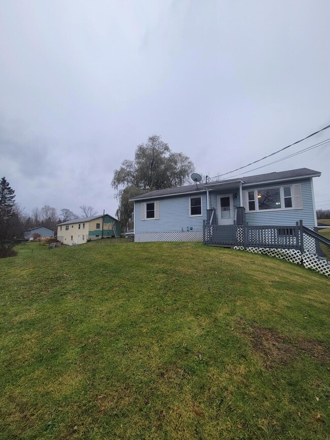 7 Jackson St, Dexter, ME 04930 - photo 2