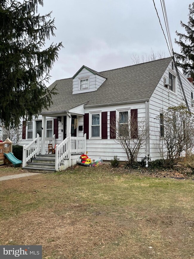 22 Bartram Ave, Mount Holly, NJ 08060 - photo 2