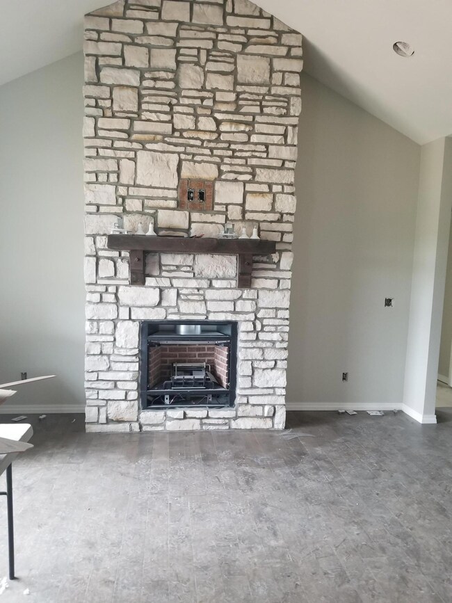 711 N Maplewood Hills Rd, Nixa, MO 65714 - photo 3