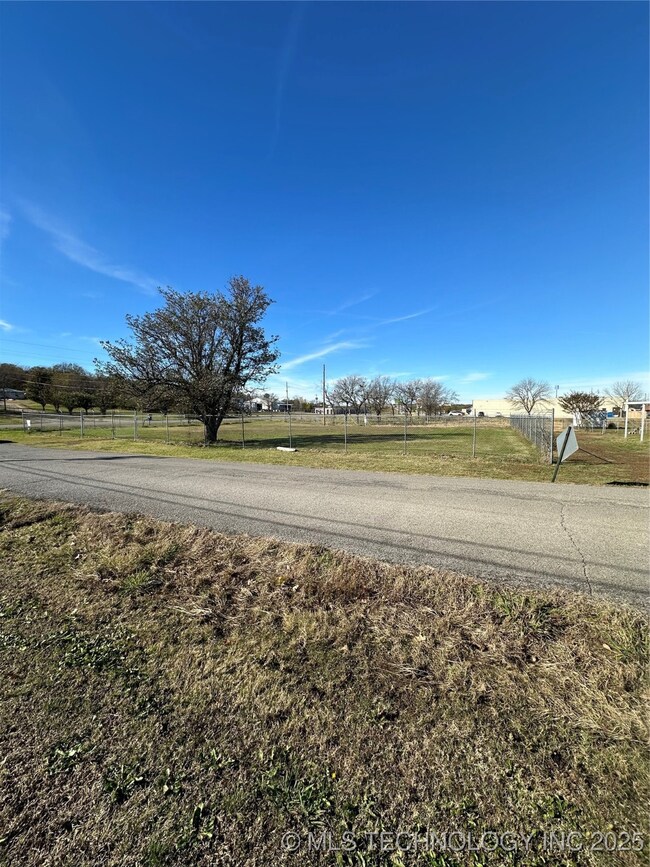 0 Electric unit 2548320, Krebs, OK 74554 - photo 6