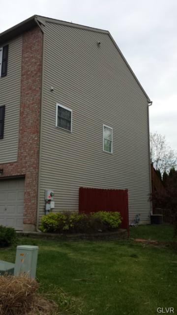 11 Jazz Cir, Whitehall, PA 18052 - photo 3