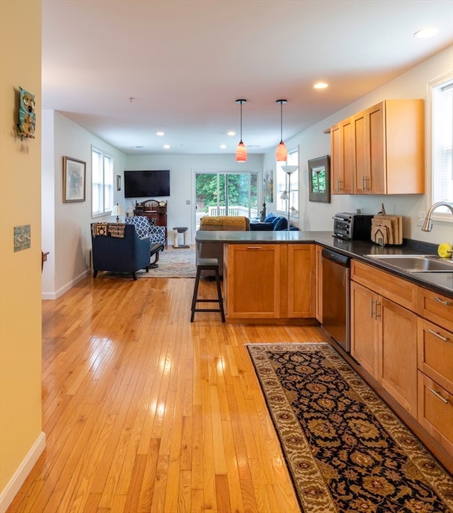 225 Nonotuck St unit C, Florence, MA 01062 - photo 6