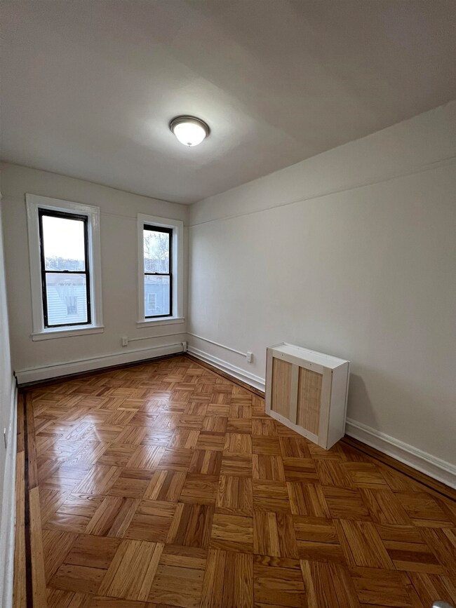 256 Clendenny Ave unit 6, Jersey City, NJ 07304 - photo 5