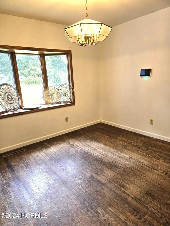 502 Jarman St, Jacksonville, NC 28540 - photo 3