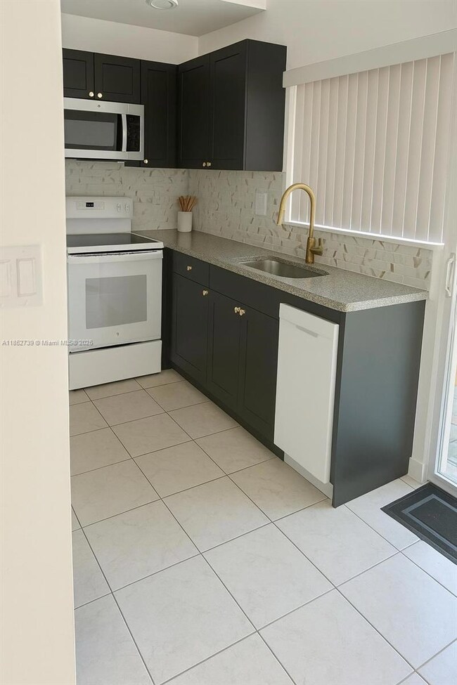 4501 SW 136th Place, Miami, FL 33175 - photo 7