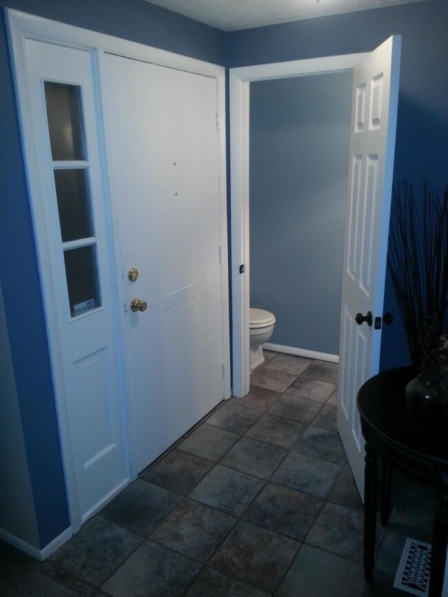 2842 Avati Dr unit C2, Columbus, OH 43207 - photo 3