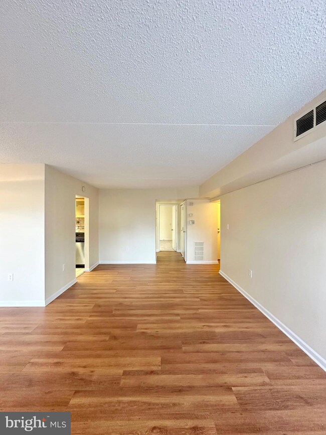 5758 Village Green Dr unit 5758A, Alexandria, VA 22309 - photo 7