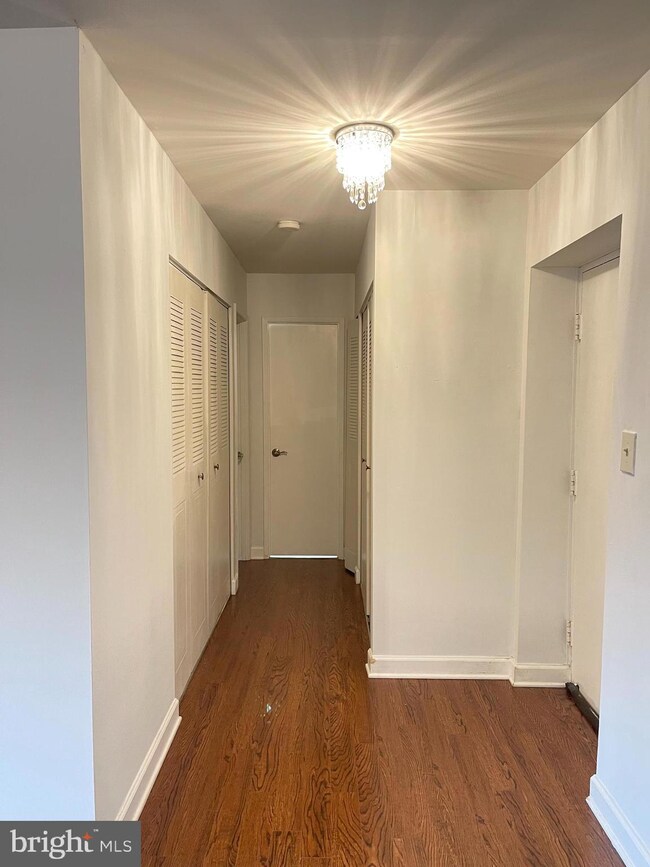 6145 Leesburg Pike unit 204, Falls Church, VA 22041 - photo 5