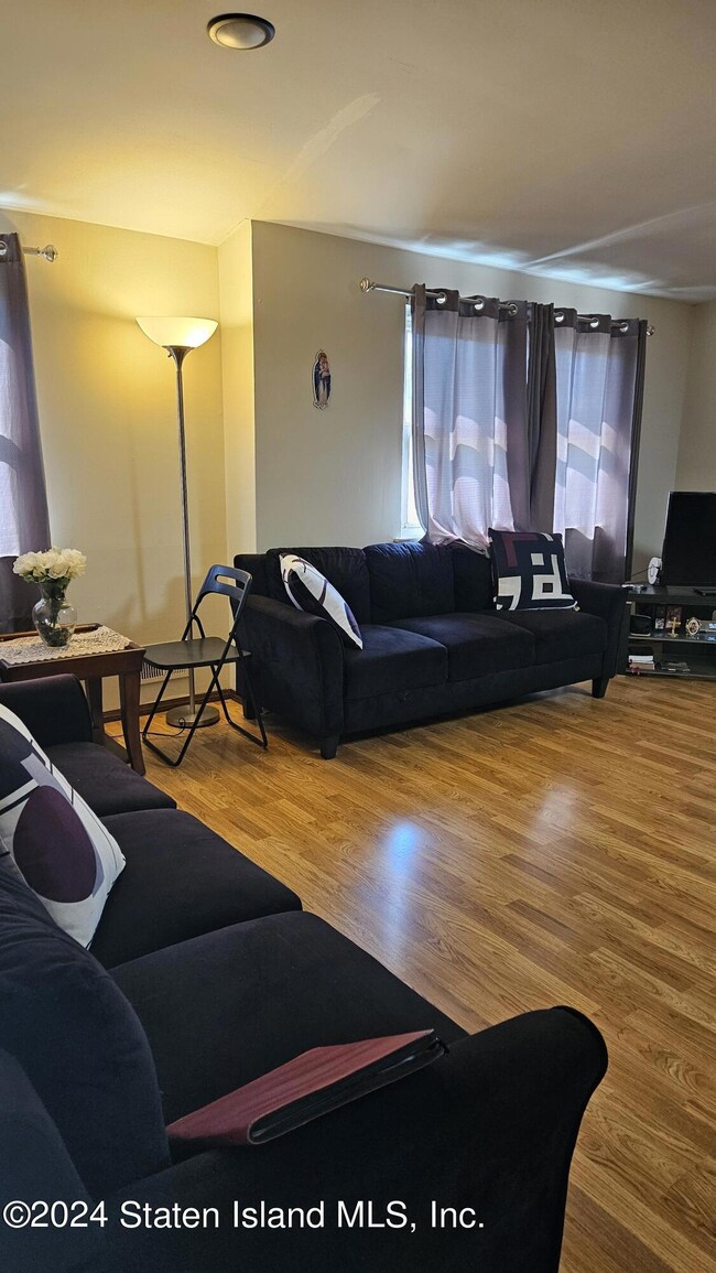 207 Cotter Ave unit 2, Staten Island, NY 10306 - photo 2