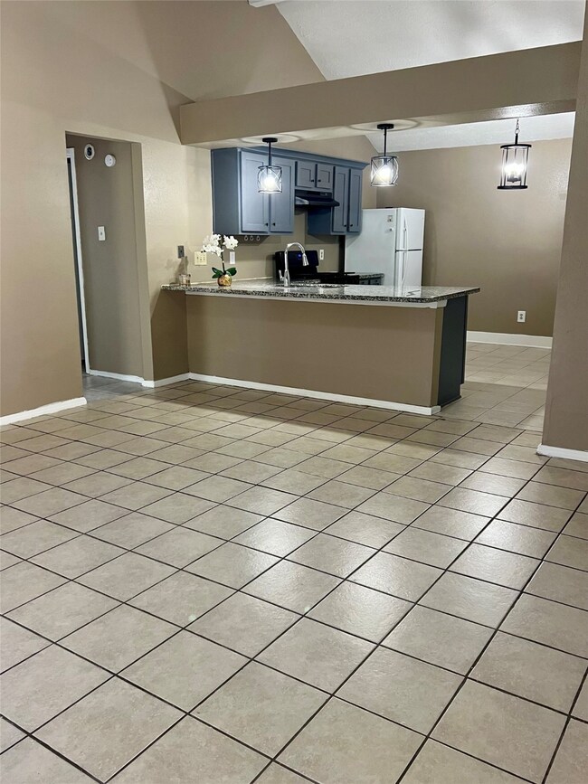 4912 Redbud Dr, Rosenberg, TX 77471 - photo 4