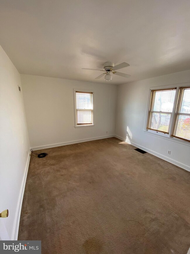 2861 Horseshoe Pike unit REAR, Campbelltown, PA 17010 - photo 5