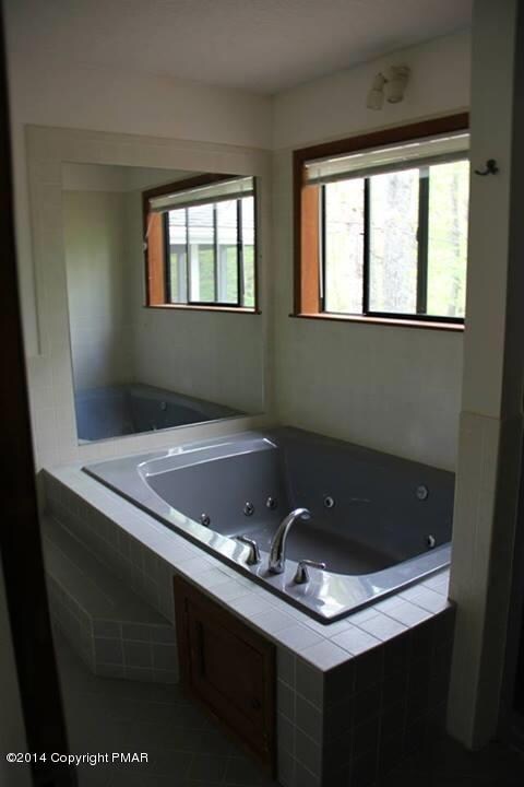 115 Bayberry Ct, East Stroudsburg, PA 18301 - photo 6