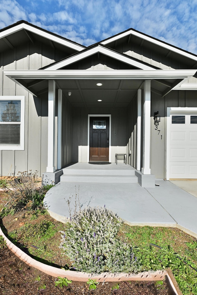 371 Cedar Ridge Dr, Cave Junction, OR 97523 - photo 5
