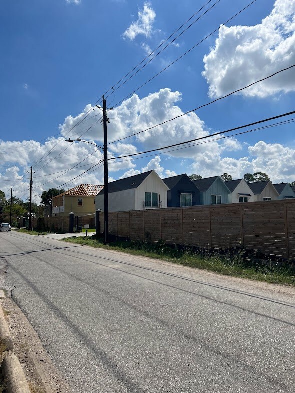 500 Thornton Rd, Houston, TX 77018 - photo 5