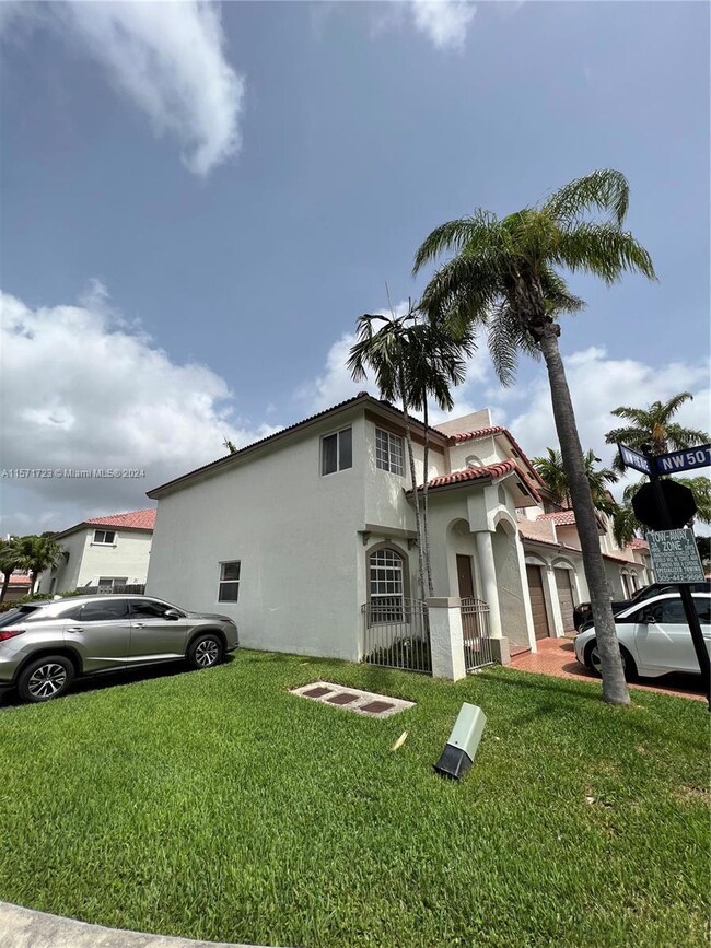 5052 NW 116th Ave, Doral, FL 33178 - photo 2
