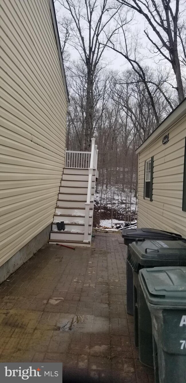 8953 Westchester Dr, Manassas, VA 20112 - photo 5