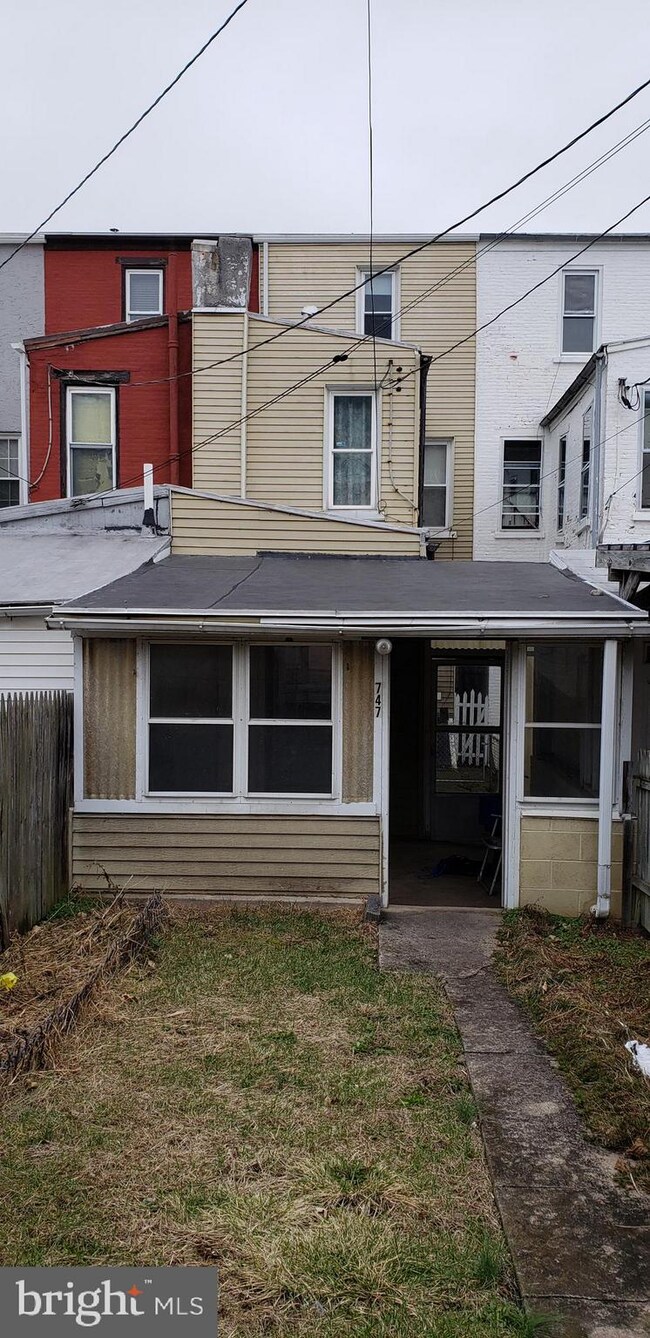 747 N 11th St, Reading, PA 19604 - photo 5
