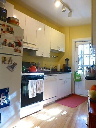 174 Winthrop Rd unit 3, Brookline, MA 02445 - photo 4