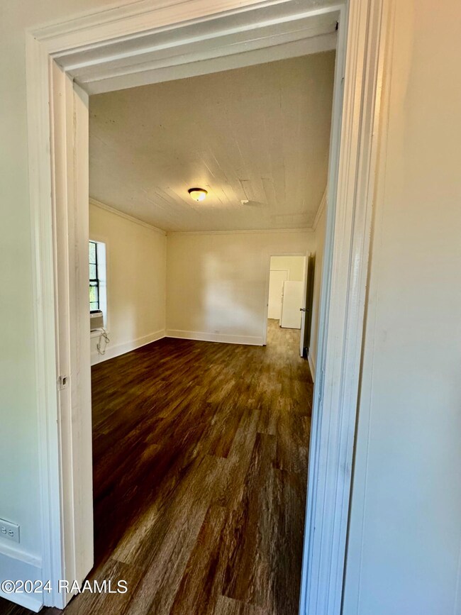 908 E Pershing St, New Iberia, LA 70560 - photo 5