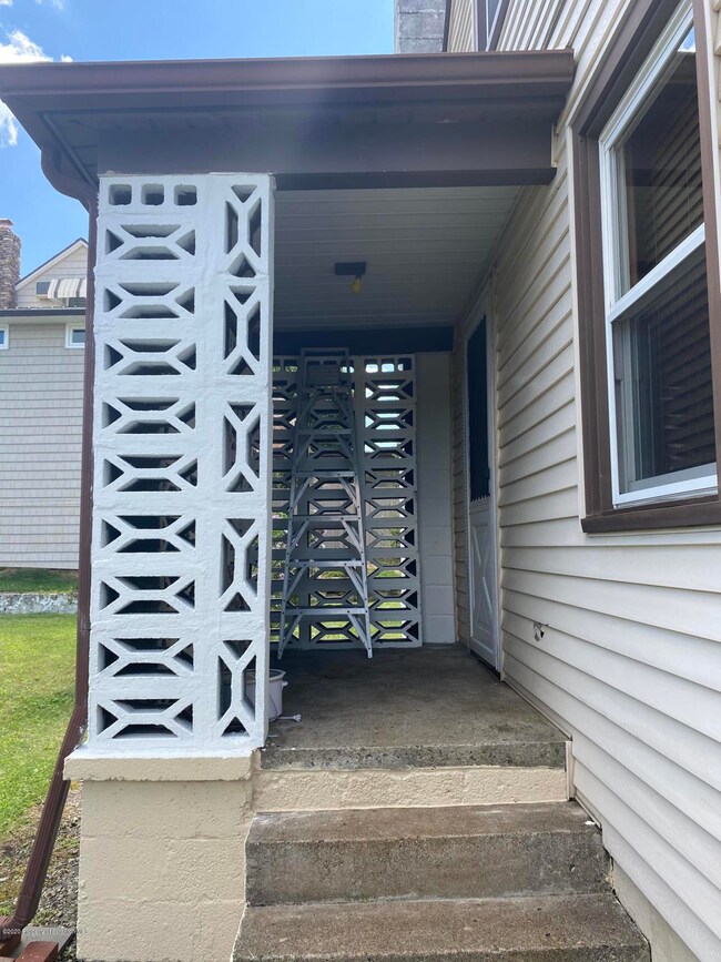 723 W Oak St, Old Forge, PA 18518 - photo 5