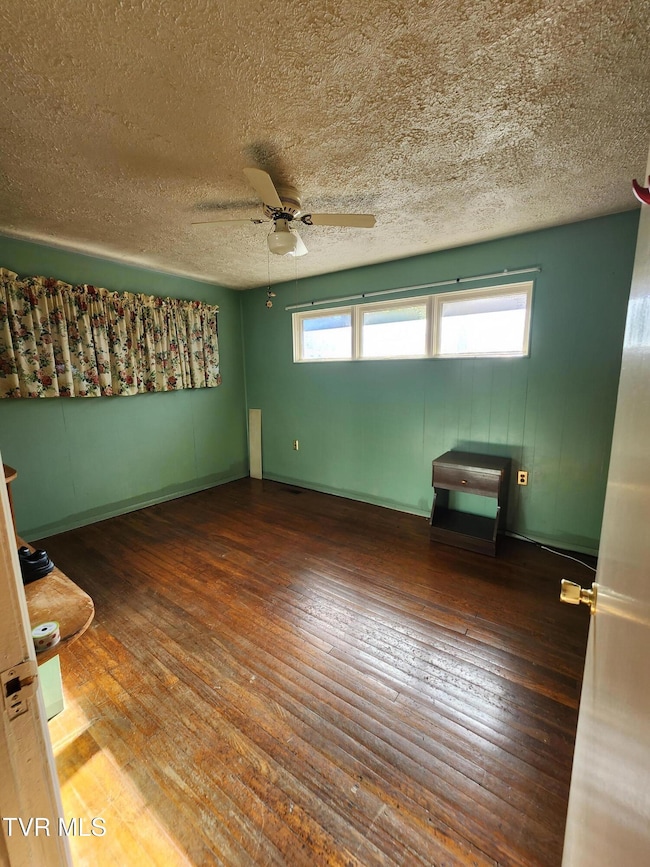 8506 Hickory St, Pound, VA 24279 - photo 6