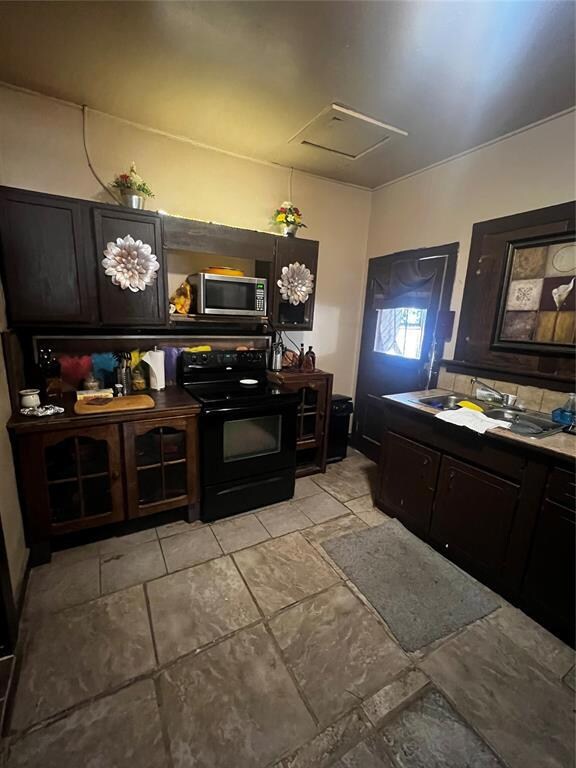 711 N Porter Ave, Okmulgee, OK 74447 - photo 3