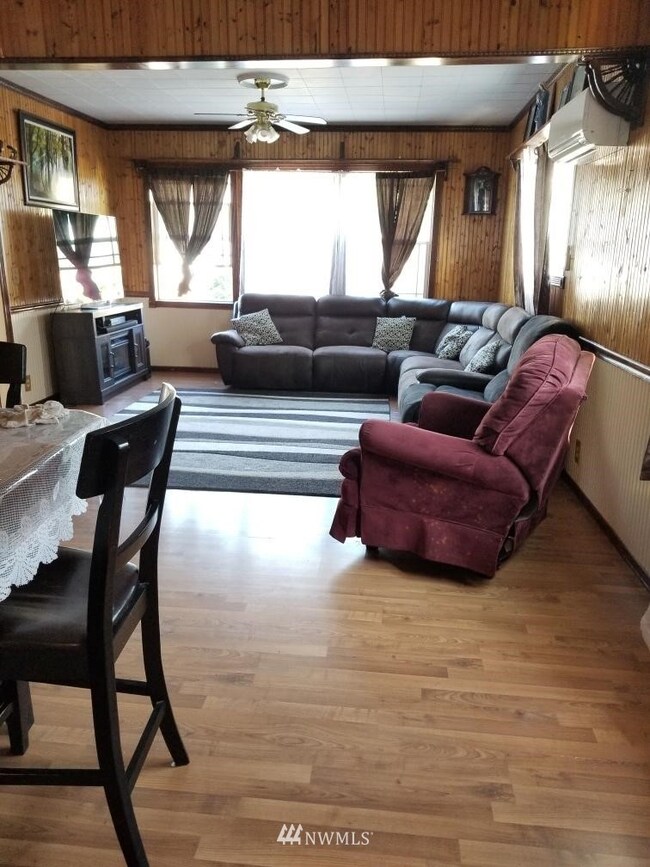 1210 Cedar St, Raymond, WA 98577 - photo 6