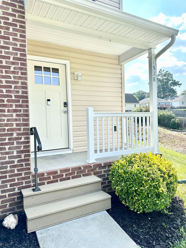 1528 3rd St, Waynesboro, VA 22980 - photo 3