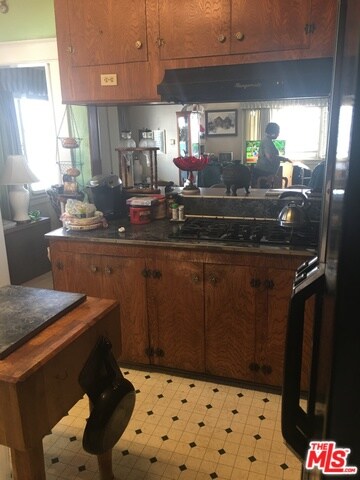 2319 Hillcrest Dr, Los Angeles, CA 90016 - photo 5