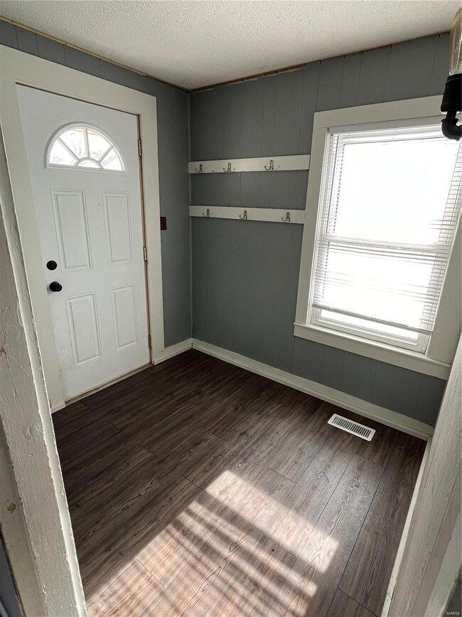 102 Redbud Rd, Dixon, MO 65459 - photo 2