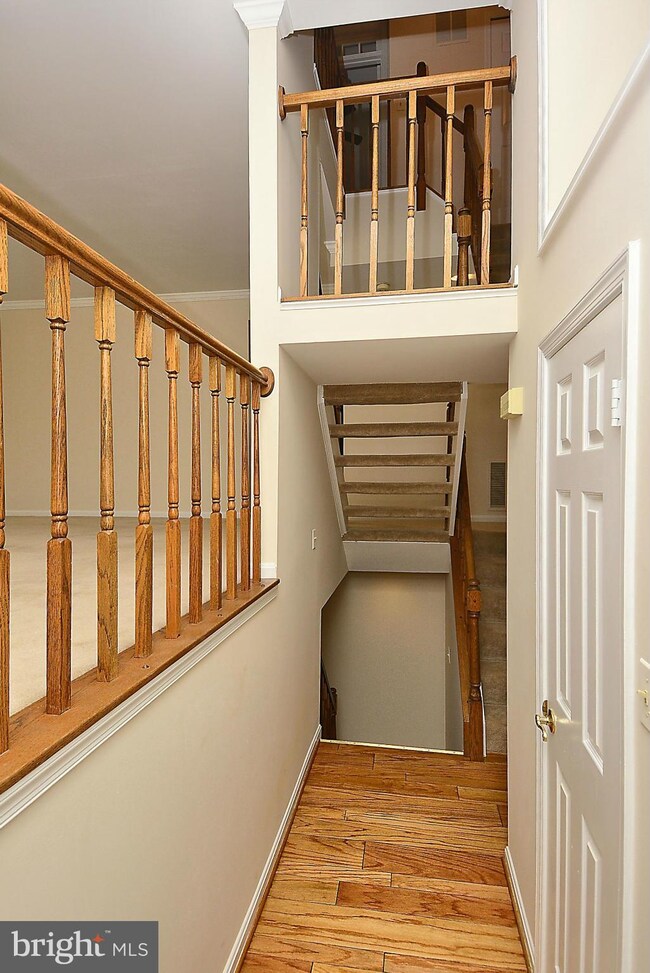 2984 Mission Square Dr, Fairfax, VA 22031 - photo 4